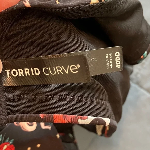 Torrid Curve Bra - Picture 4 of 9
